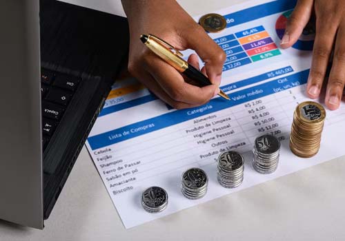 Expense Tracking & Categorization